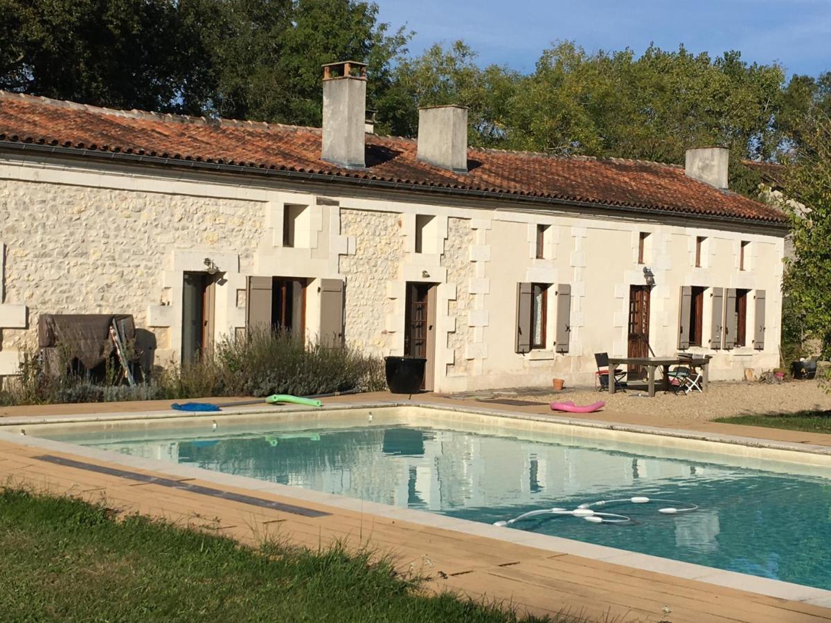 Maison Perigord Vert Piscine Et Spa La Roche-Chalais Kültér fotó