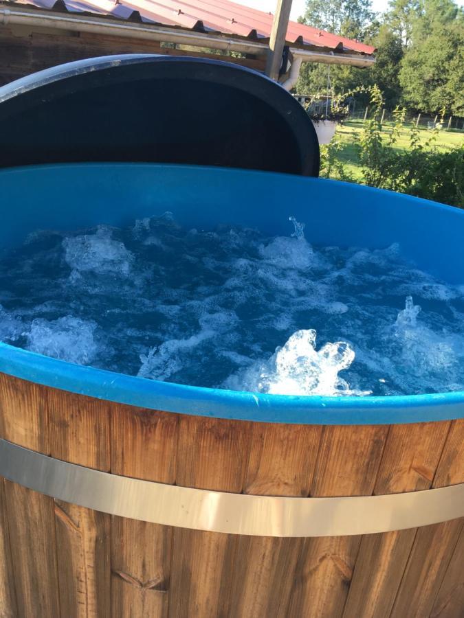 Maison Perigord Vert Piscine Et Spa La Roche-Chalais Kültér fotó