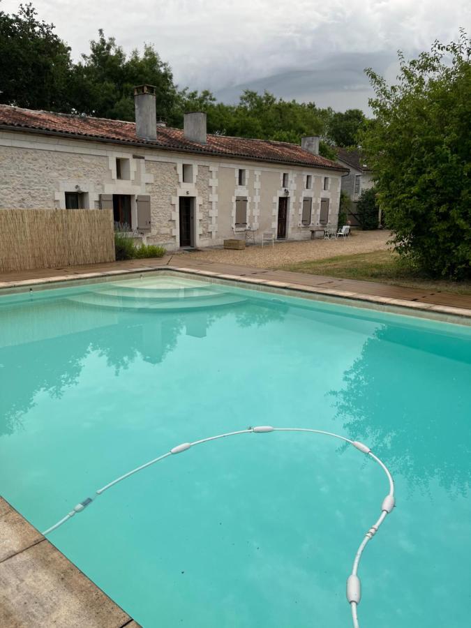 Maison Perigord Vert Piscine Et Spa La Roche-Chalais Kültér fotó